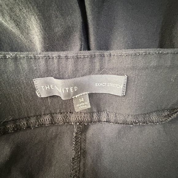 The Limited Exact Stretch Black Skinny Pants Size 14 - Picture 3 of 7